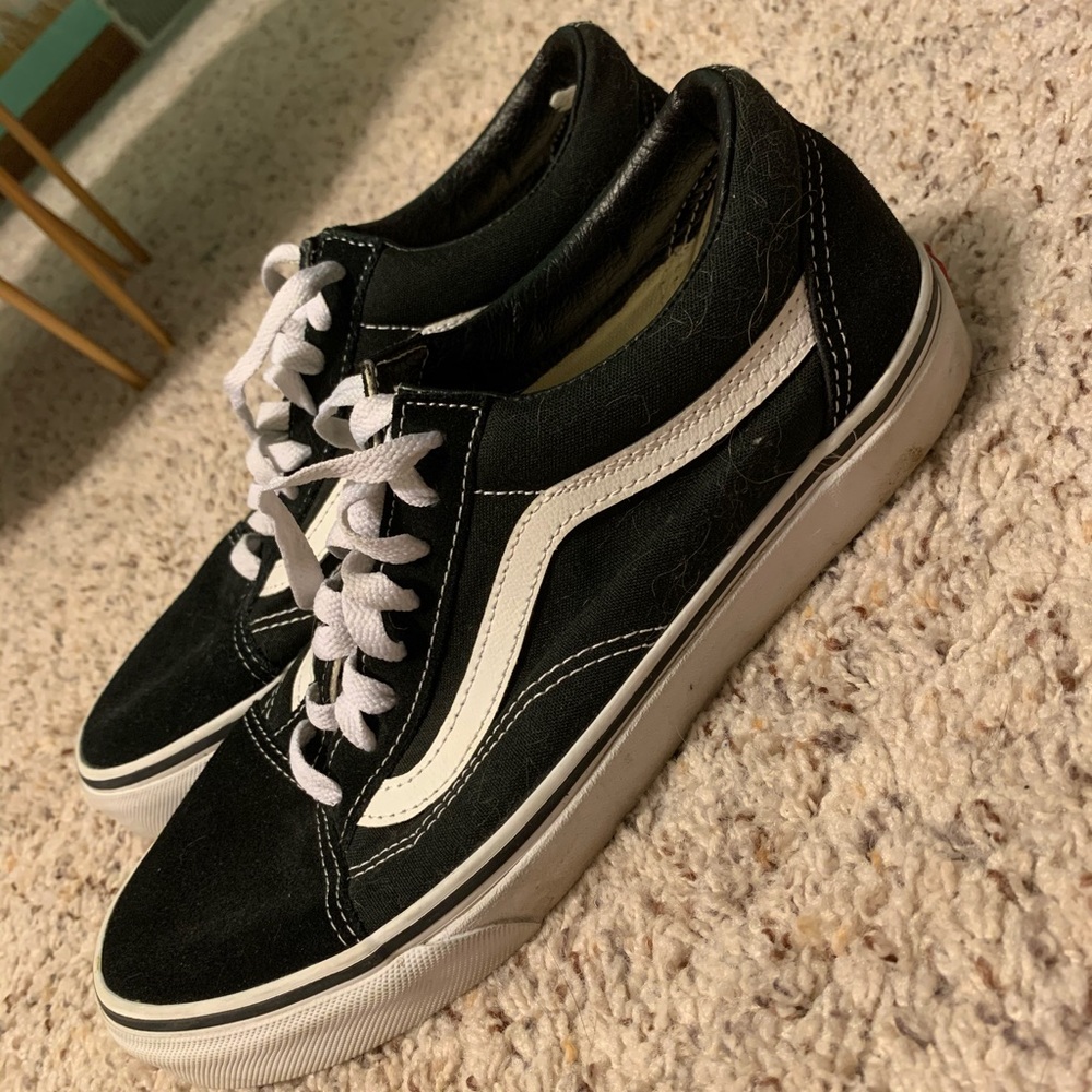 black and white old skool vans